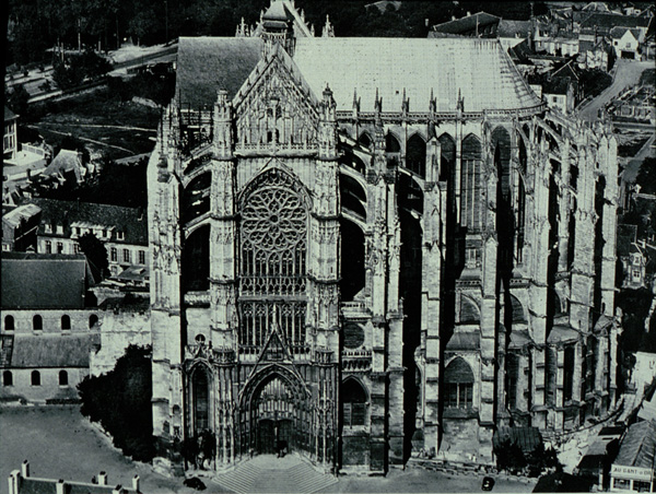 Beauvais_Cathedral_exterior