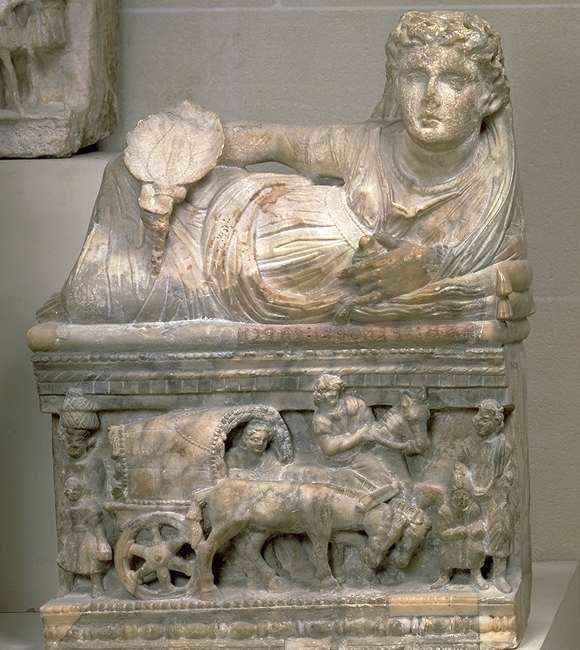 Etruscan_sarcophagus_Volterra