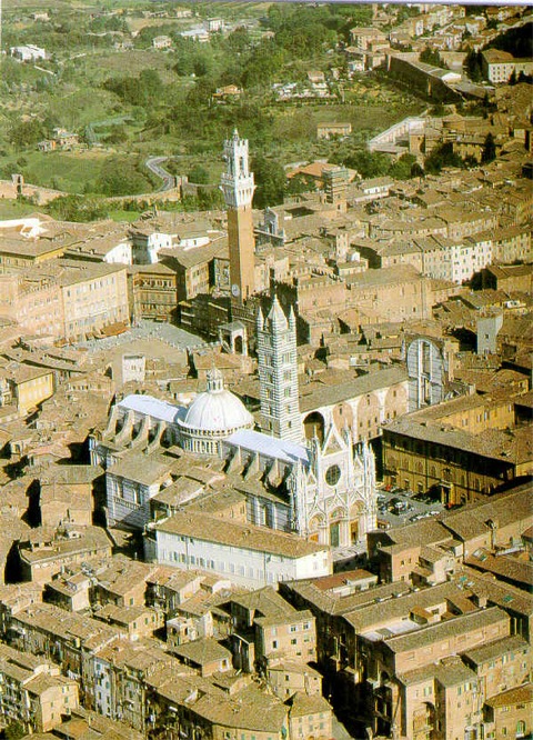 Siena_Duomo_and_City_Hall_aerial_view