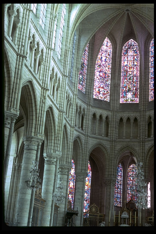 Soissons_Cathedral_nave